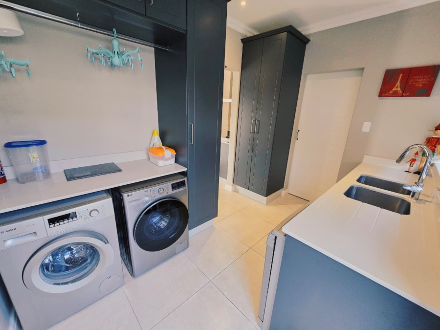 3 Bedroom Property for Sale in Welgelegen Western Cape